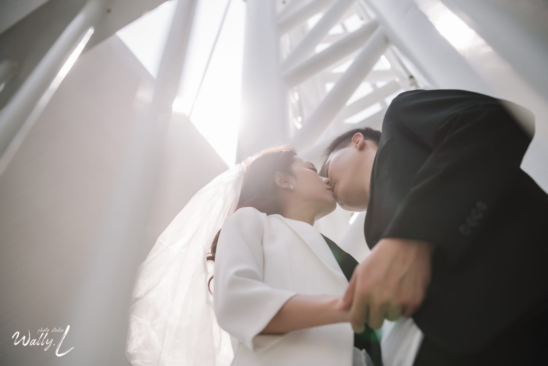 202111050155076 ｜瓦力攝影工作室｜自助婚紗｜駁二藝文特區｜三文攝影工室-友愛棚｜漁光島｜