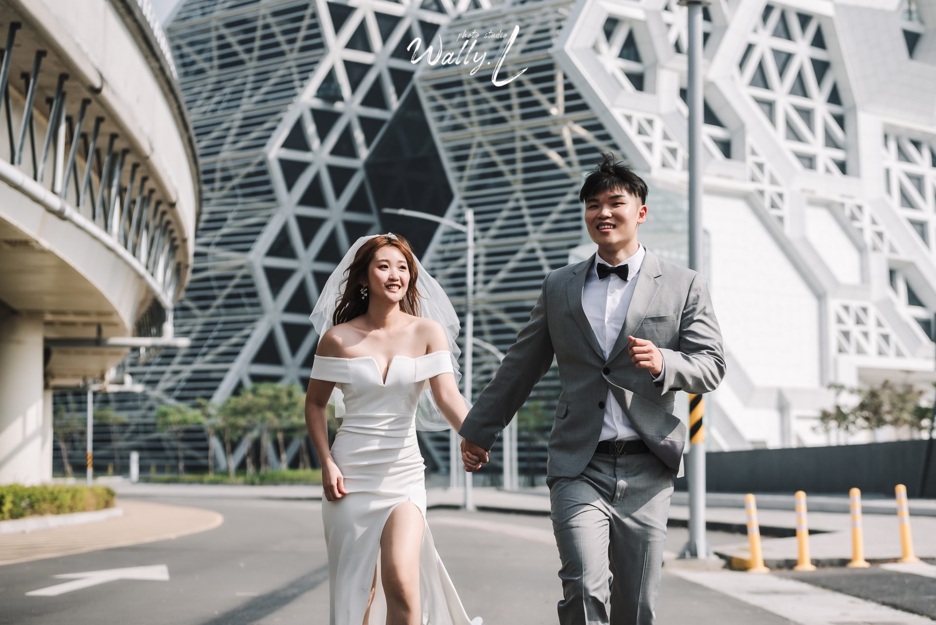 202203161019277 ｜瓦力攝影工作室｜自助婚紗｜高雄流行音樂中心｜駁二藝文特區｜愛河｜旗津｜