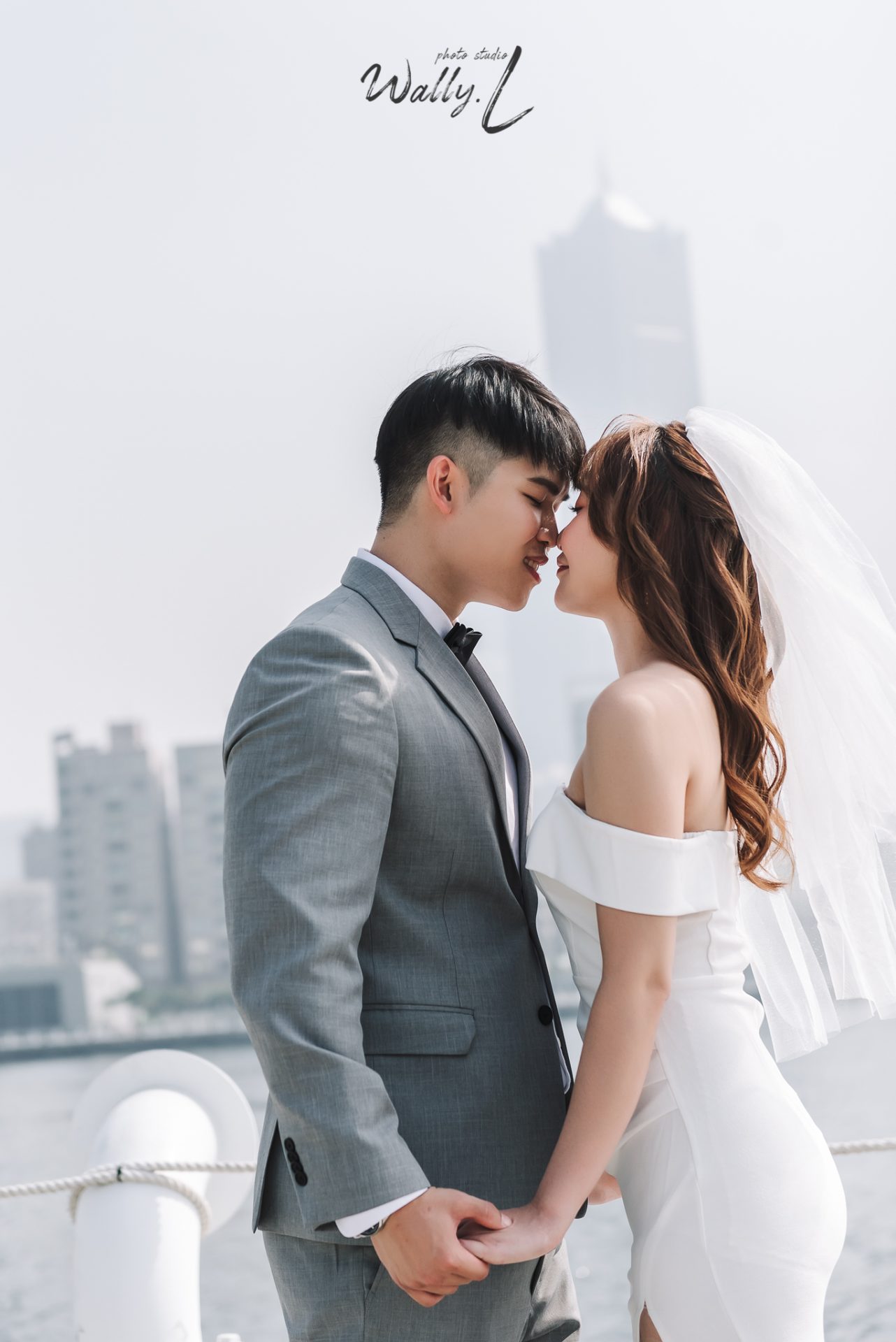 202203161020217 ｜瓦力攝影工作室｜自助婚紗｜高雄流行音樂中心｜駁二藝文特區｜愛河｜旗津｜