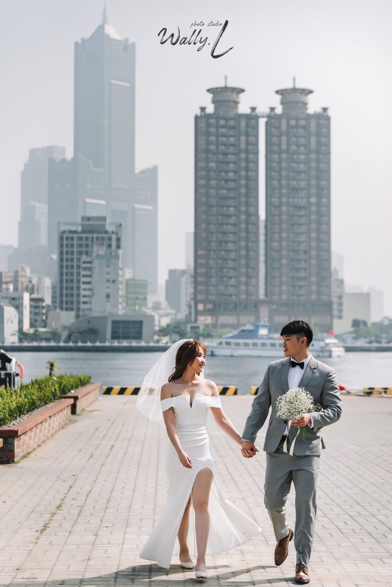 2022031610222378 ｜瓦力攝影工作室｜自助婚紗｜高雄流行音樂中心｜駁二藝文特區｜愛河｜旗津｜