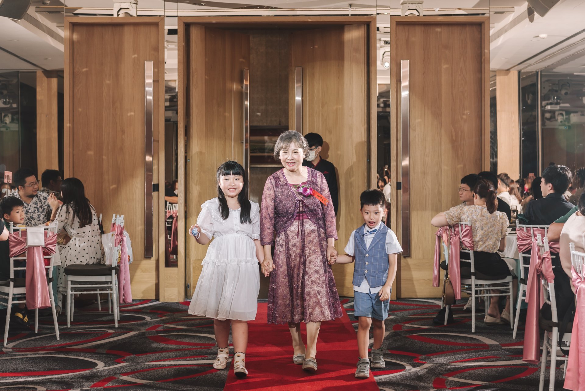 2022111514030612 婚禮紀錄|高雄婚攝|屏東婚攝|南部婚攝|夢時代頤品|交付儀式|恐龍裝進場|類婚紗|