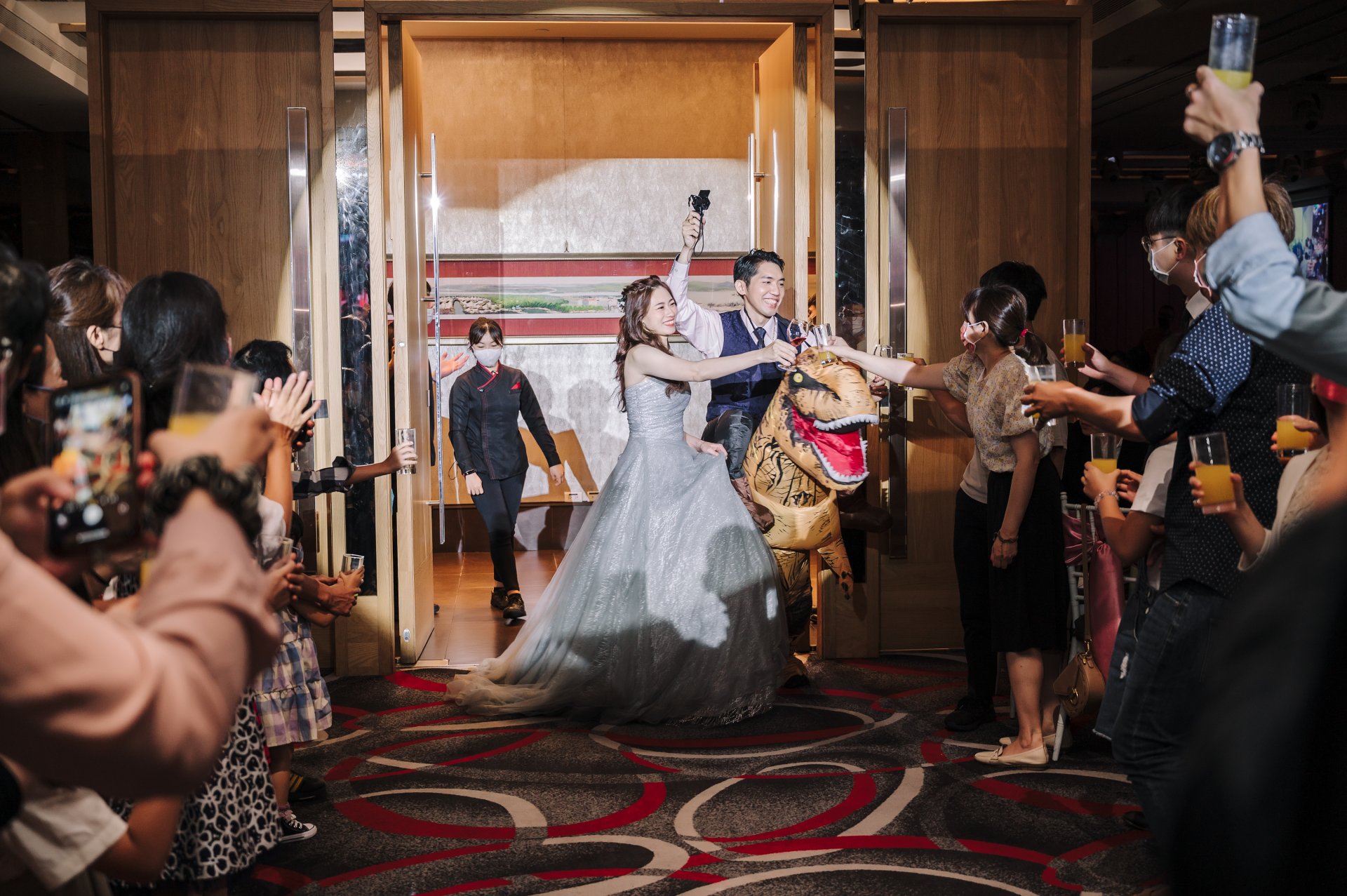 2022111514201422 婚禮紀錄|高雄婚攝|屏東婚攝|南部婚攝|夢時代頤品|交付儀式|恐龍裝進場|類婚紗|