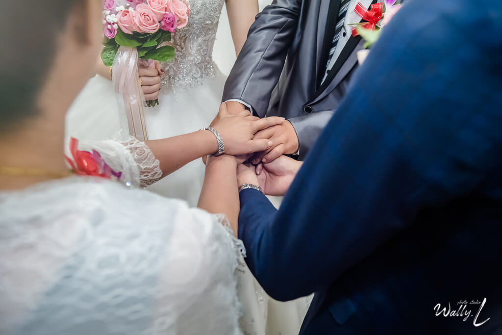 104f4cebedbde19f97df6aadf4647a31 婚禮紀錄｜高雄婚攝｜類婚紗｜ 迎娶＋午宴 |仁武活動中心｜