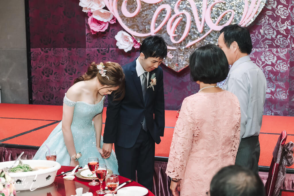 1c72e7f4ad3baf18660fce8053033a6a1 婚禮紀錄｜高雄婚攝｜彰化婚攝｜類婚紗｜迎娶＋午宴｜大中華餐廳和美｜