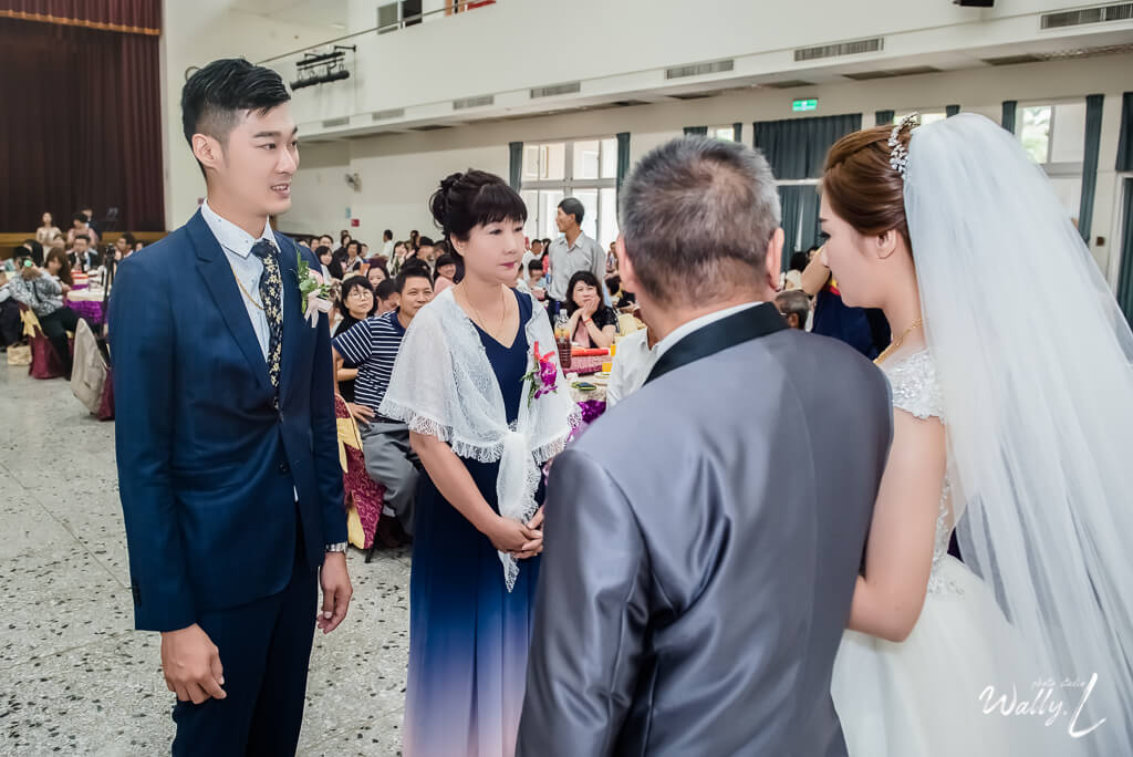 42cb5596c61776fce79fc10fab93e60b 婚禮紀錄｜高雄婚攝｜類婚紗｜ 迎娶＋午宴 |仁武活動中心｜