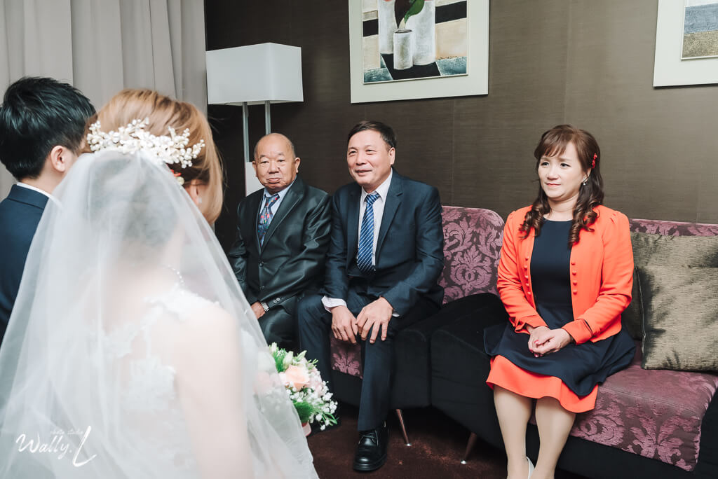 8268c38b3bf3014adc745d07ed70b80b1 婚禮紀錄｜高雄婚攝｜彰化婚攝｜類婚紗｜迎娶＋午宴｜大中華餐廳和美｜