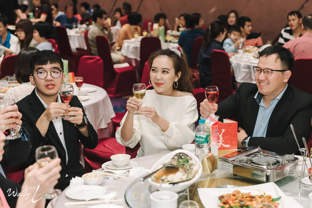 8415e8037e3878e5440dd7f2dd9b2ecb1 婚禮紀錄｜高雄婚攝｜彰化婚攝｜類婚紗｜迎娶＋午宴｜大中華餐廳和美｜