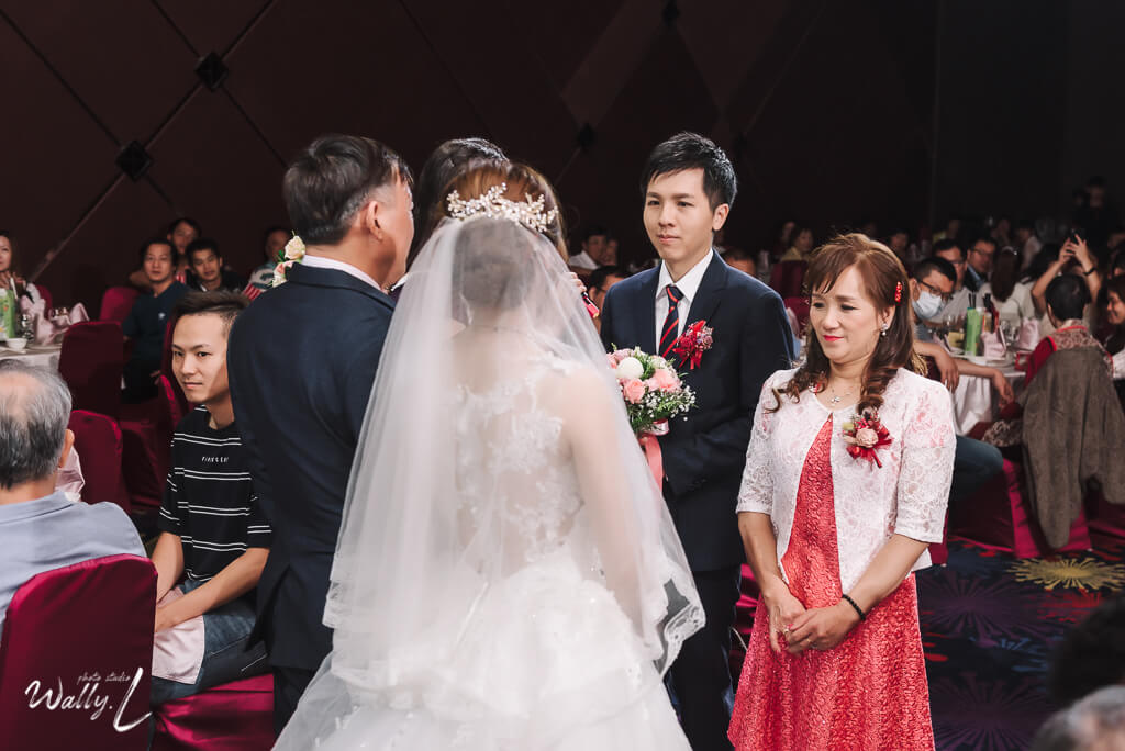 c587b66320f3975492f5f18c80bb705e1 婚禮紀錄｜高雄婚攝｜彰化婚攝｜類婚紗｜迎娶＋午宴｜大中華餐廳和美｜
