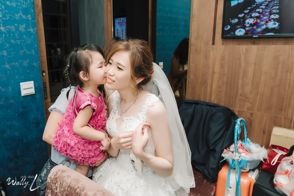 f3543a6e8943e1e9adaa55b4b8e579d21 婚禮紀錄｜高雄婚攝｜彰化婚攝｜類婚紗｜迎娶＋午宴｜大中華餐廳和美｜