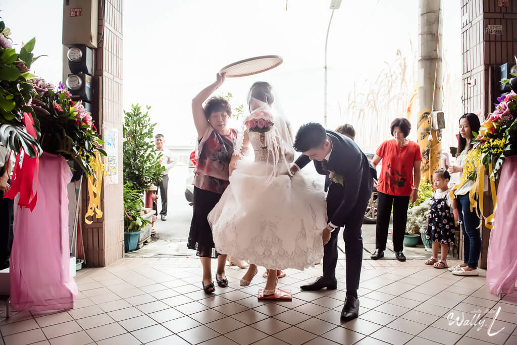 ff7e14b86c25f985eb9dad3240cf0d7b 婚禮紀錄｜高雄婚攝｜類婚紗｜ 迎娶＋午宴 |仁武活動中心｜