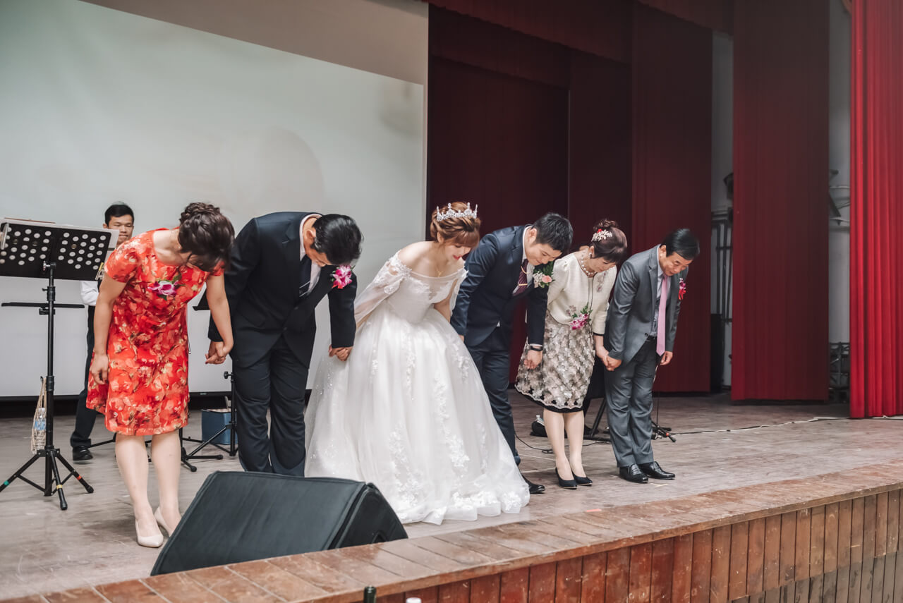 3e32b1a6474c6625553d6a838576a423 婚禮紀錄｜高雄婚攝｜迎娶＋午宴｜類婚紗｜岡山高中禮堂宴客