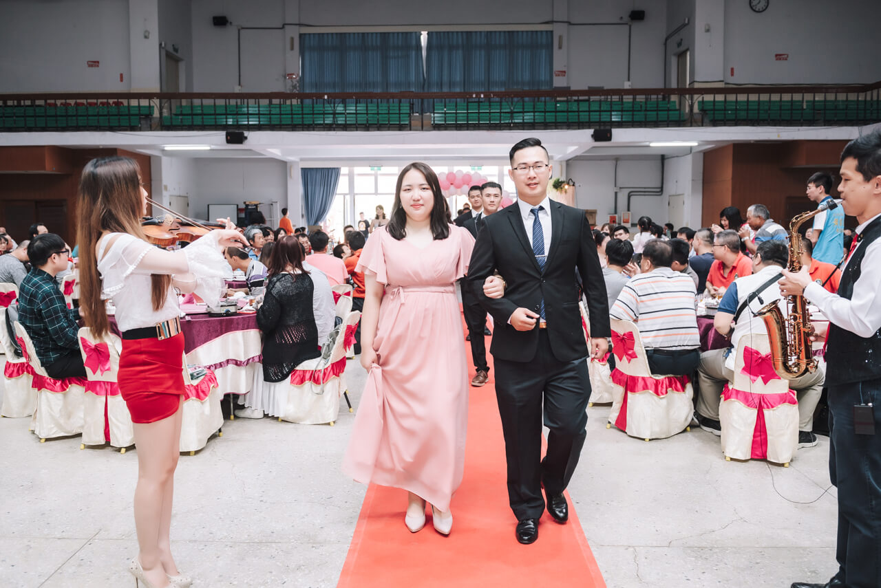 3f1706b04f7e0d3fd66df81361e708b9 婚禮紀錄｜高雄婚攝｜迎娶＋午宴｜類婚紗｜岡山高中禮堂宴客