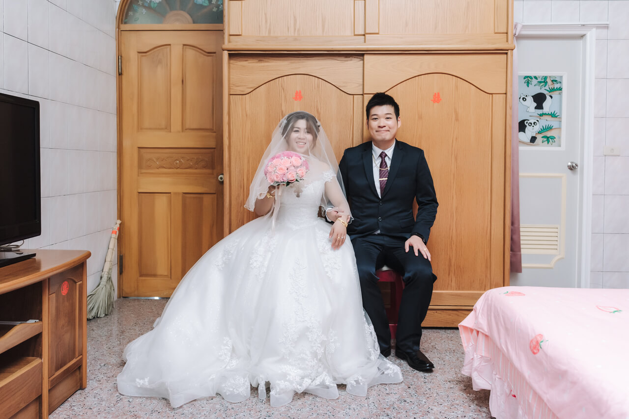 413d9d6471b611b77852b9b1af3c7d2c 婚禮紀錄｜高雄婚攝｜迎娶＋午宴｜類婚紗｜岡山高中禮堂宴客