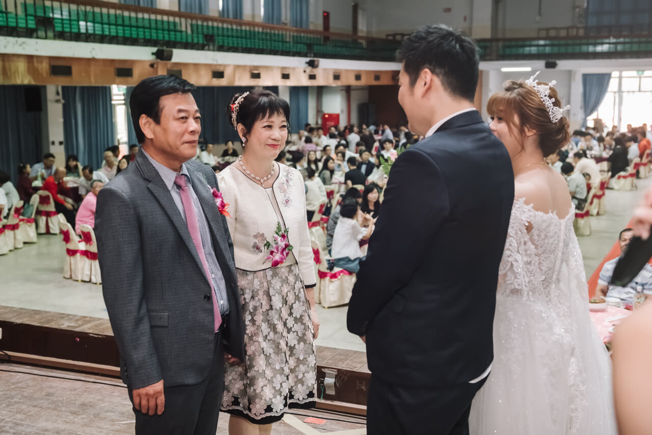 4194b844df6316af3fe1757aac4bd5ed 婚禮紀錄｜高雄婚攝｜迎娶＋午宴｜類婚紗｜岡山高中禮堂宴客