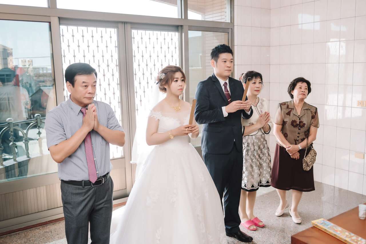 46e27a074c393f53934d6951b3e60652 婚禮紀錄｜高雄婚攝｜迎娶＋午宴｜類婚紗｜岡山高中禮堂宴客