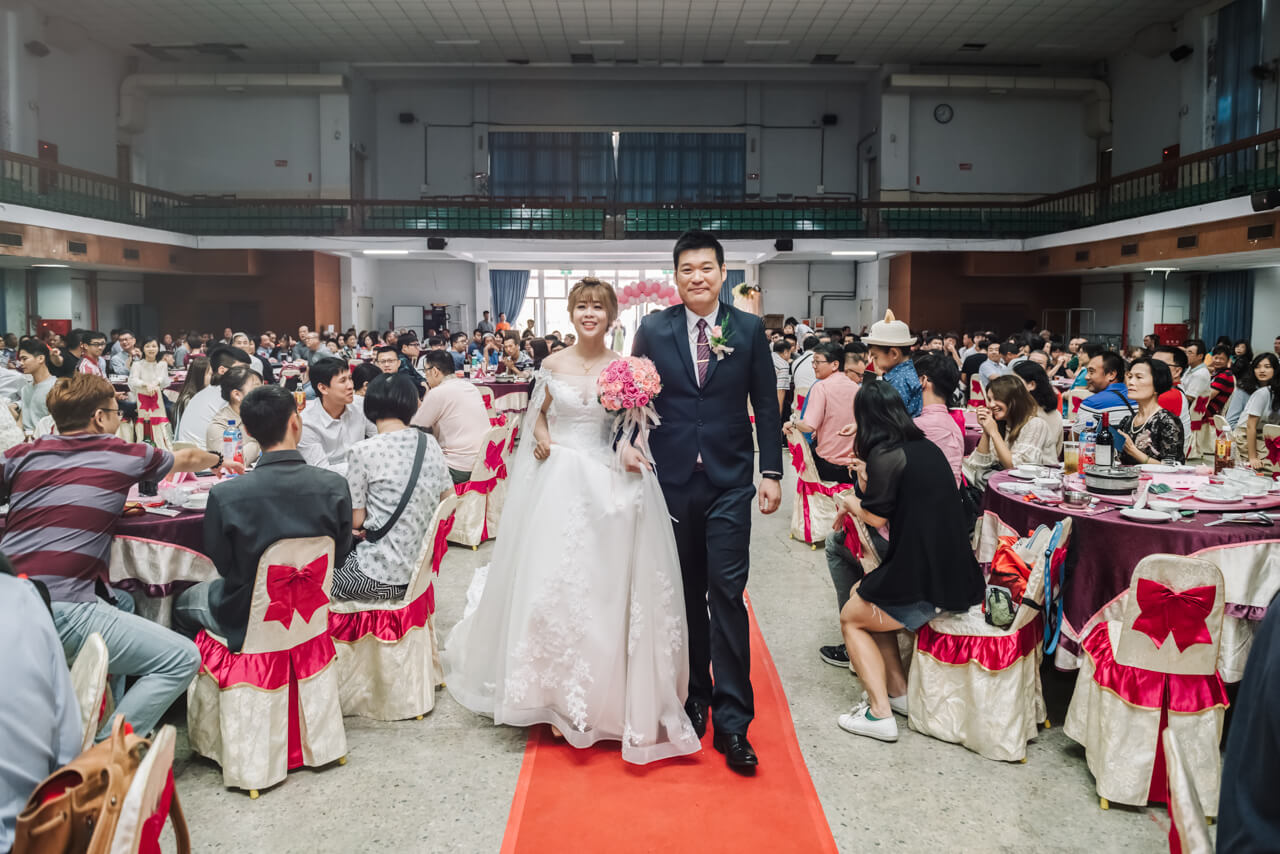 4dbb241da6e6c798c56bde51165222fd 婚禮紀錄｜高雄婚攝｜迎娶＋午宴｜類婚紗｜岡山高中禮堂宴客