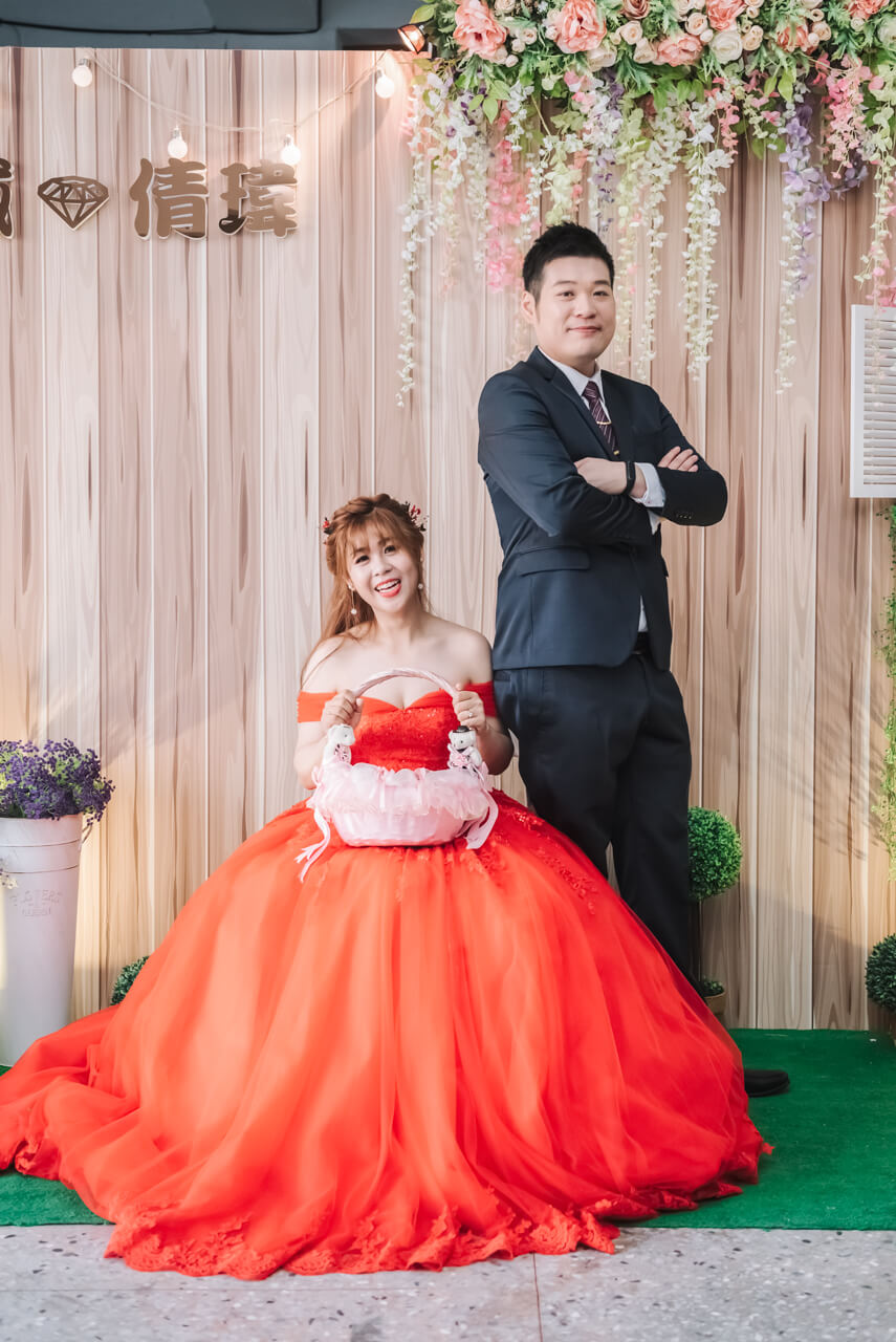 5a6b34f562e9ca2b7d93e2492ab2ebdd 婚禮紀錄｜高雄婚攝｜迎娶＋午宴｜類婚紗｜岡山高中禮堂宴客