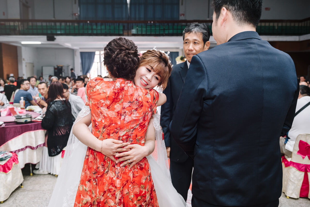 61ef99341d372fa8cf0226288469e013 婚禮紀錄｜高雄婚攝｜迎娶＋午宴｜類婚紗｜岡山高中禮堂宴客