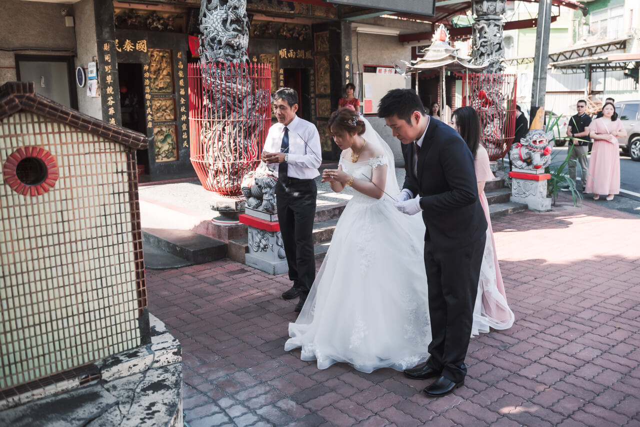 8395ed50443e43a647f057c8bf8b4ccb 婚禮紀錄｜高雄婚攝｜迎娶＋午宴｜類婚紗｜岡山高中禮堂宴客