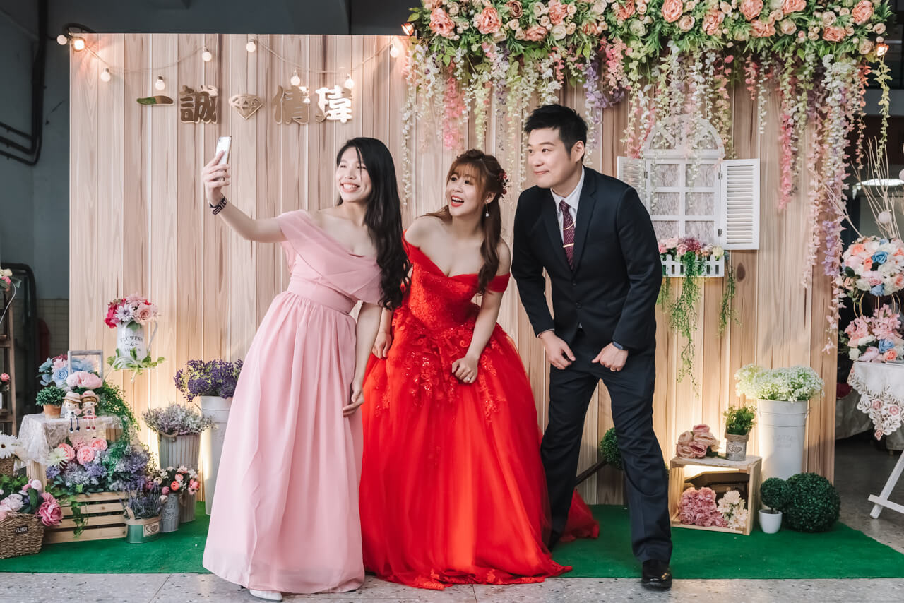 8e0d47ccd7be9a8c664548ff387c6fe6 婚禮紀錄｜高雄婚攝｜迎娶＋午宴｜類婚紗｜岡山高中禮堂宴客