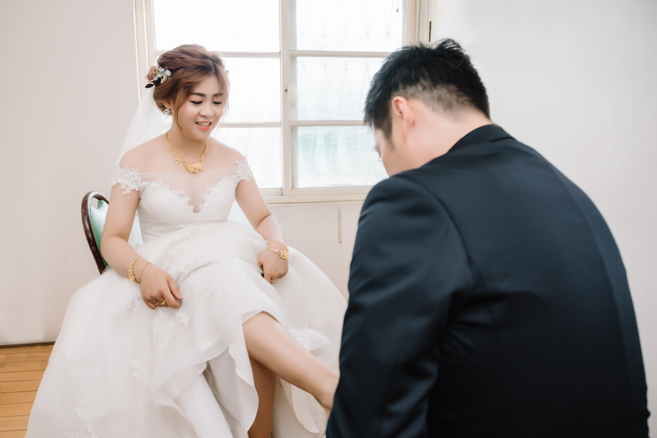 94ffefe2d201100403af3616d11876c0 婚禮紀錄｜高雄婚攝｜迎娶＋午宴｜類婚紗｜岡山高中禮堂宴客