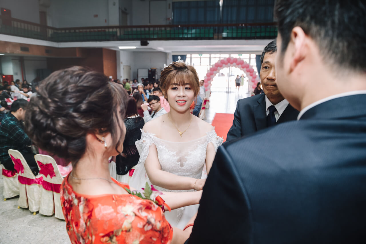 982f15ef8fa0930870a388a0a553b036 婚禮紀錄｜高雄婚攝｜迎娶＋午宴｜類婚紗｜岡山高中禮堂宴客
