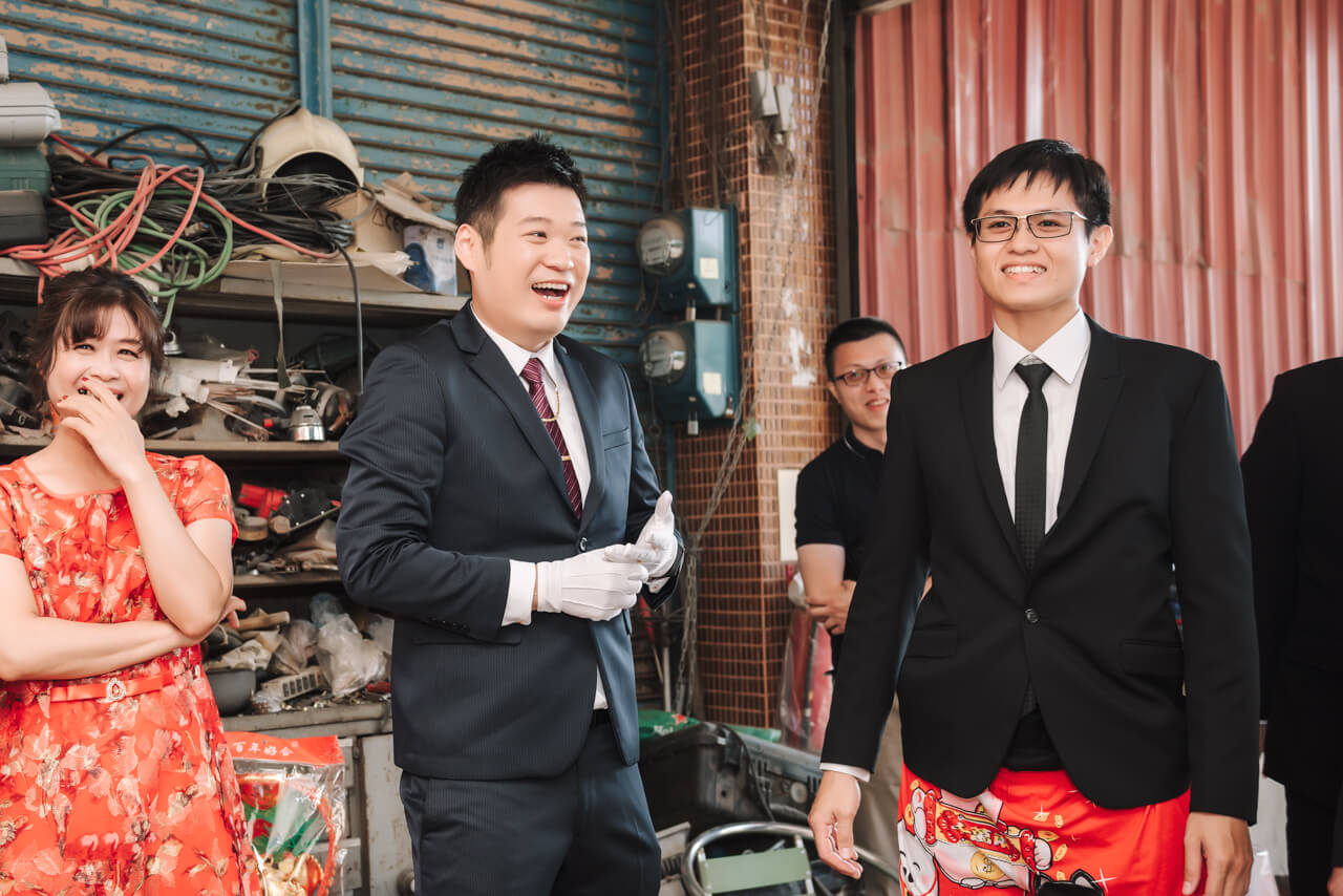 98325e7d5613d8185106de4d68b2e4ca 婚禮紀錄｜高雄婚攝｜迎娶＋午宴｜類婚紗｜岡山高中禮堂宴客