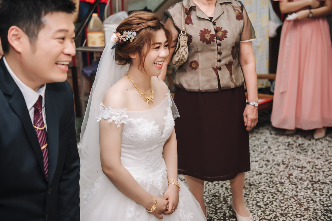 9dfebed43f48af17c1c28804ba45debe 婚禮紀錄｜高雄婚攝｜迎娶＋午宴｜類婚紗｜岡山高中禮堂宴客