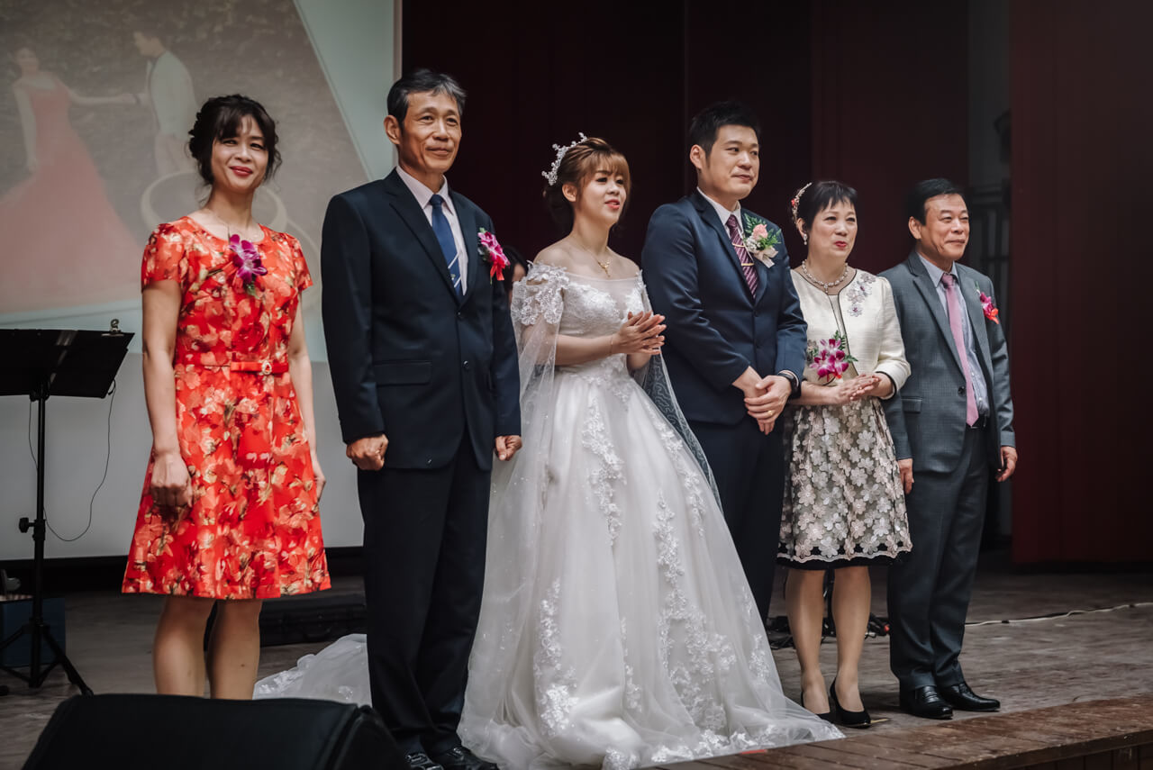 9e813391e6d3ec3b55bafd95bf316f54 婚禮紀錄｜高雄婚攝｜迎娶＋午宴｜類婚紗｜岡山高中禮堂宴客