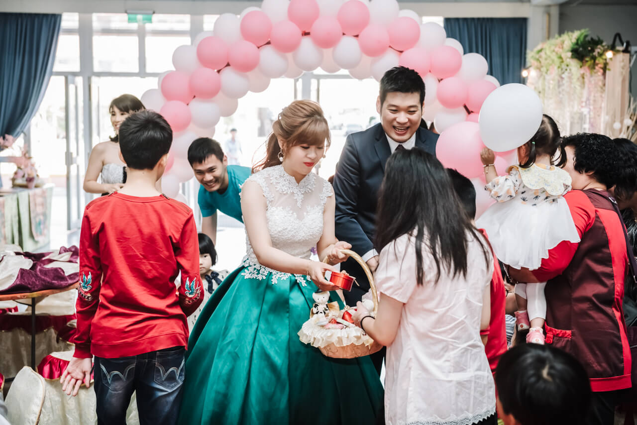 ab0553139a37016b49424062cd66b04a 婚禮紀錄｜高雄婚攝｜迎娶＋午宴｜類婚紗｜岡山高中禮堂宴客