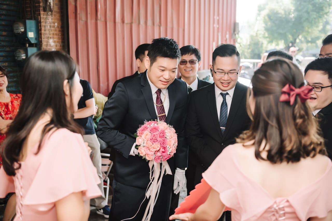 ad99e3eae20d93db4bf0e043b5659d061 婚禮紀錄｜高雄婚攝｜迎娶＋午宴｜類婚紗｜岡山高中禮堂宴客