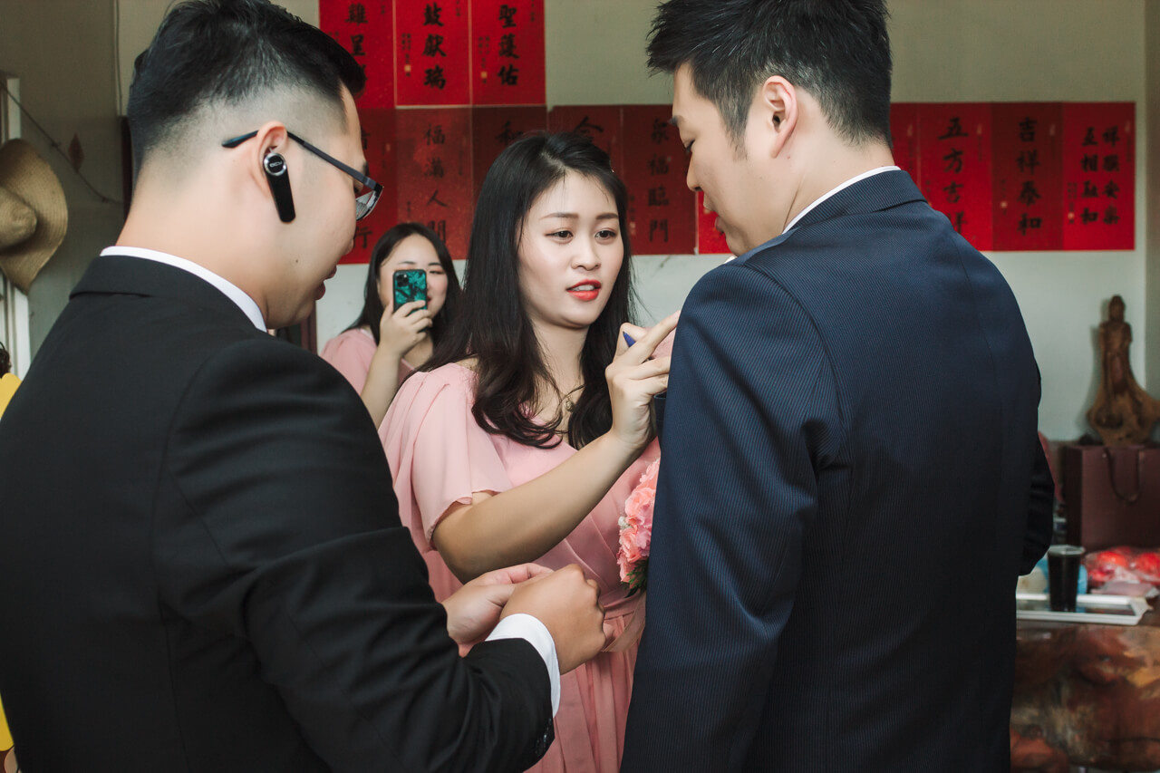 bee8c62a55f02a6ef2048161f4945acb1 婚禮紀錄｜高雄婚攝｜迎娶＋午宴｜類婚紗｜岡山高中禮堂宴客