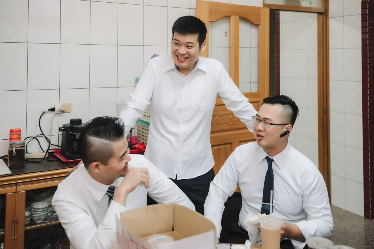 bf1e2533303032879f10703ad4debf721 婚禮紀錄｜高雄婚攝｜迎娶＋午宴｜類婚紗｜岡山高中禮堂宴客