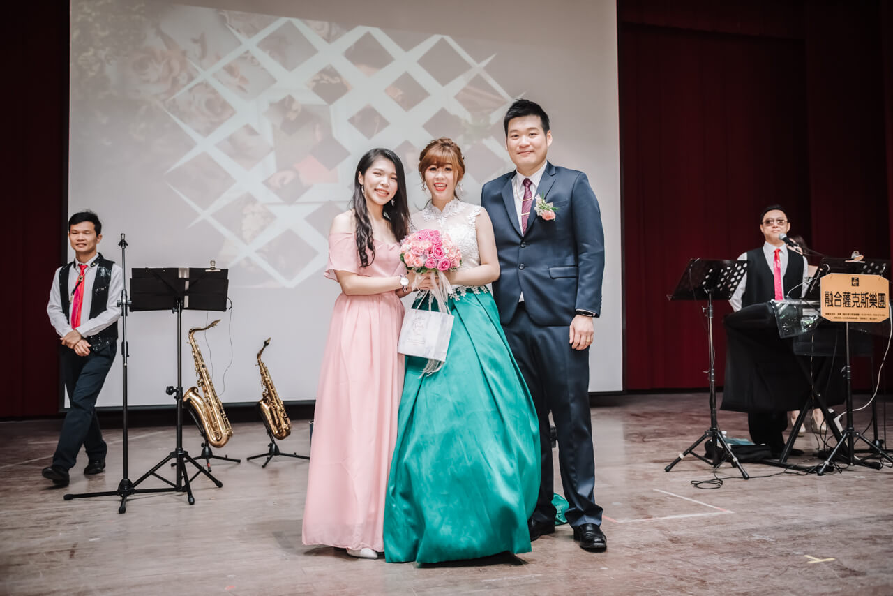 c05b4e4a653d399510ddce60ae59d6af 婚禮紀錄｜高雄婚攝｜迎娶＋午宴｜類婚紗｜岡山高中禮堂宴客