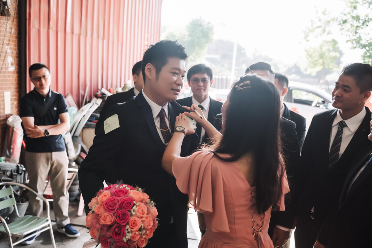 c110f3599cf5720f700b7257bff5ccac1 婚禮紀錄｜高雄婚攝｜迎娶＋午宴｜類婚紗｜岡山高中禮堂宴客