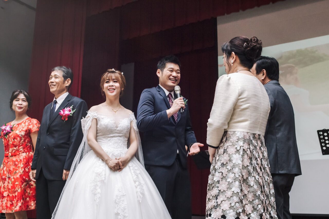 c1e0c651a2280fe9bd2c3331f52db61e 婚禮紀錄｜高雄婚攝｜迎娶＋午宴｜類婚紗｜岡山高中禮堂宴客
