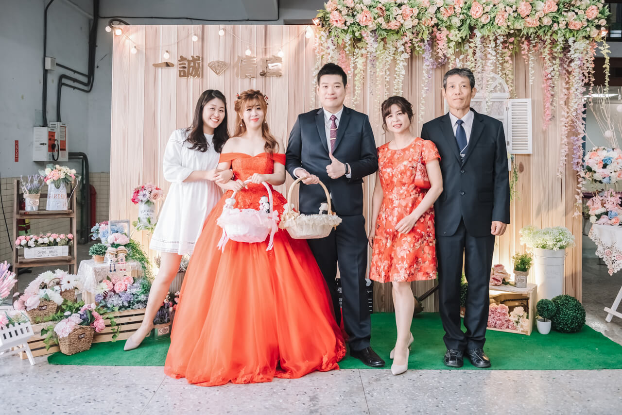 d4a4f0d3919d18eba294bdd91b66a6a6 婚禮紀錄｜高雄婚攝｜迎娶＋午宴｜類婚紗｜岡山高中禮堂宴客