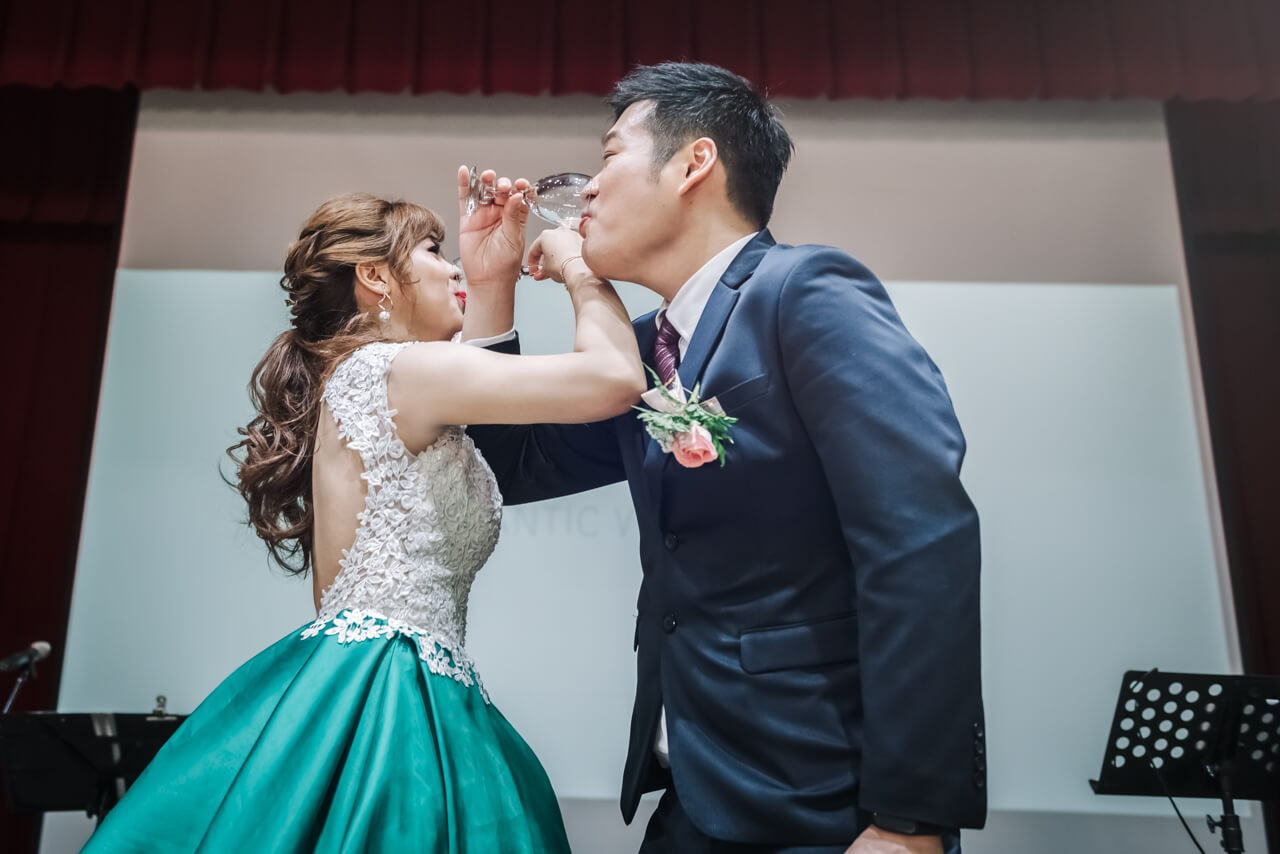 e9cea469b0e39073a487b68aea5d2396 婚禮紀錄｜高雄婚攝｜迎娶＋午宴｜類婚紗｜岡山高中禮堂宴客